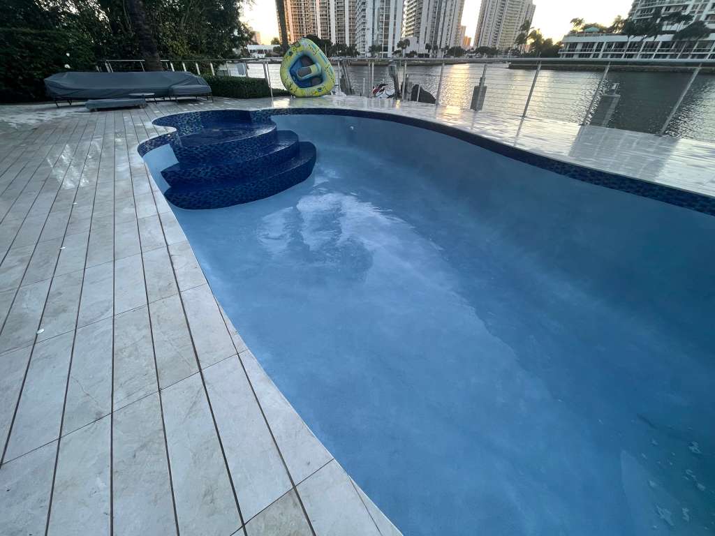 Luxury Waterfront Pool